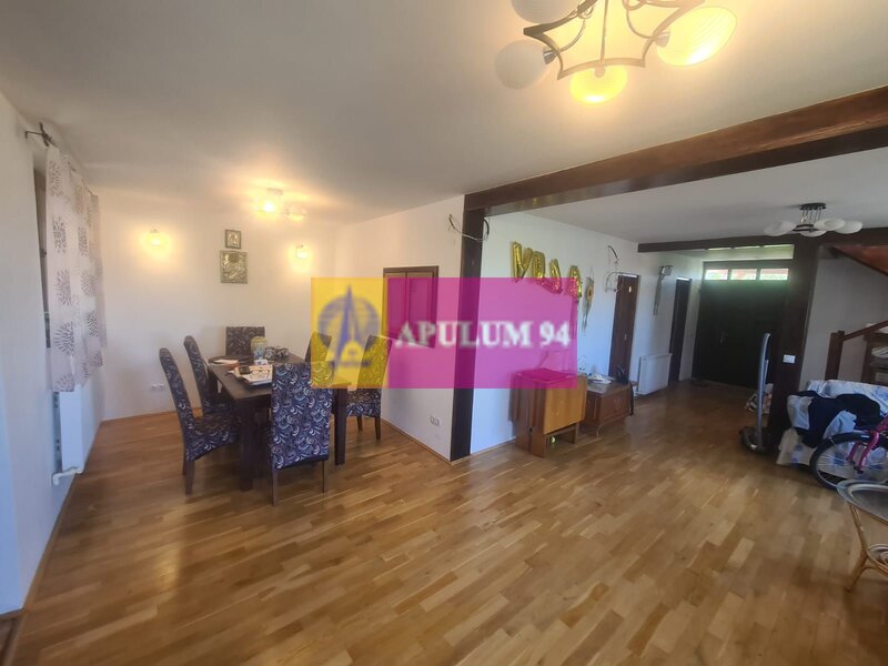 Vila de vanzare in Campina - Zona Muscel